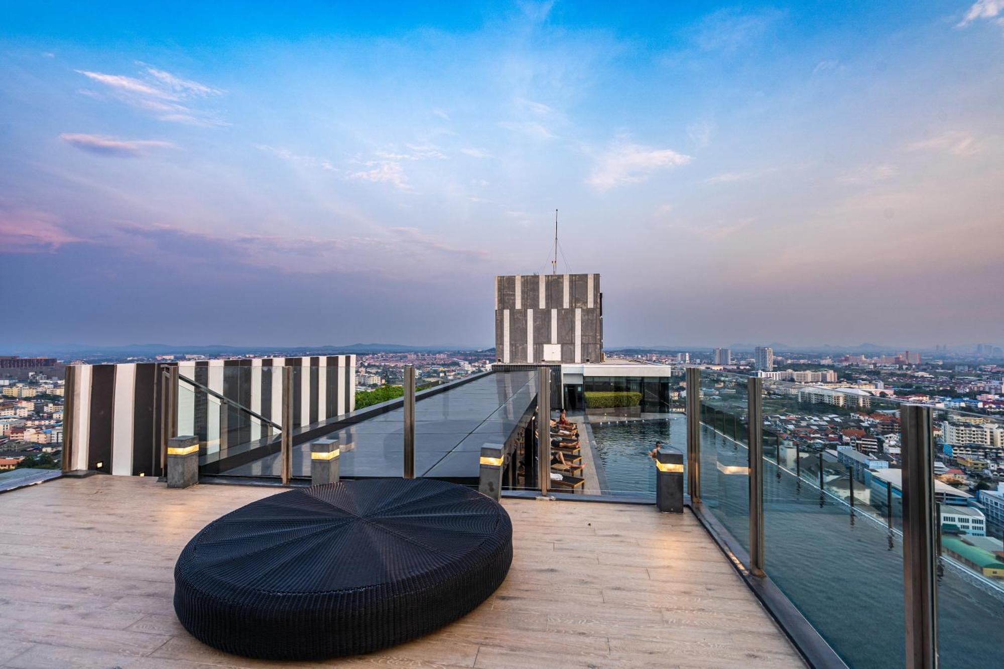 Aparthotel The Base Pattaya By Nami Extérieur photo